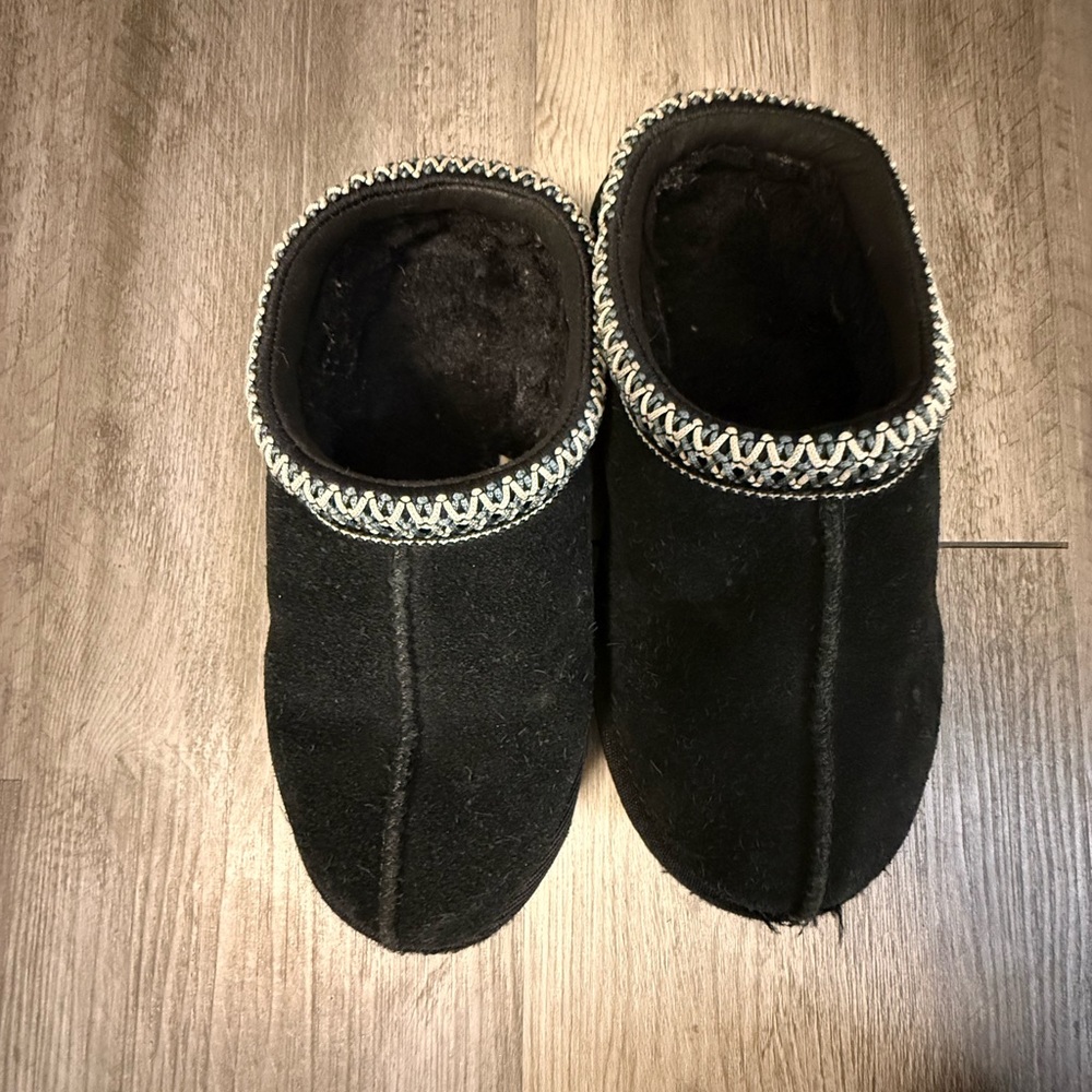 UGG Black Kids Slippers